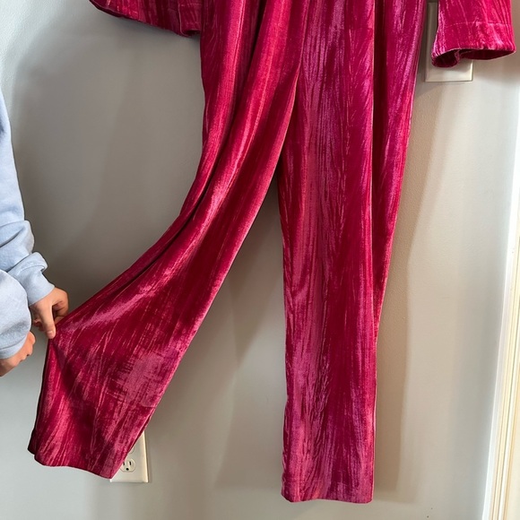 A new day- pink velour jumpsuit - Picture 2 of 4